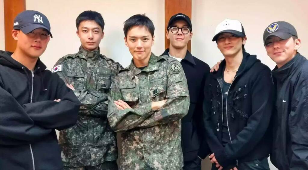 monsta-x-military-1024x568 Minhyuk, do MONSTA X, estampou a capa da edição de março da revista de moda ELLE Korea!