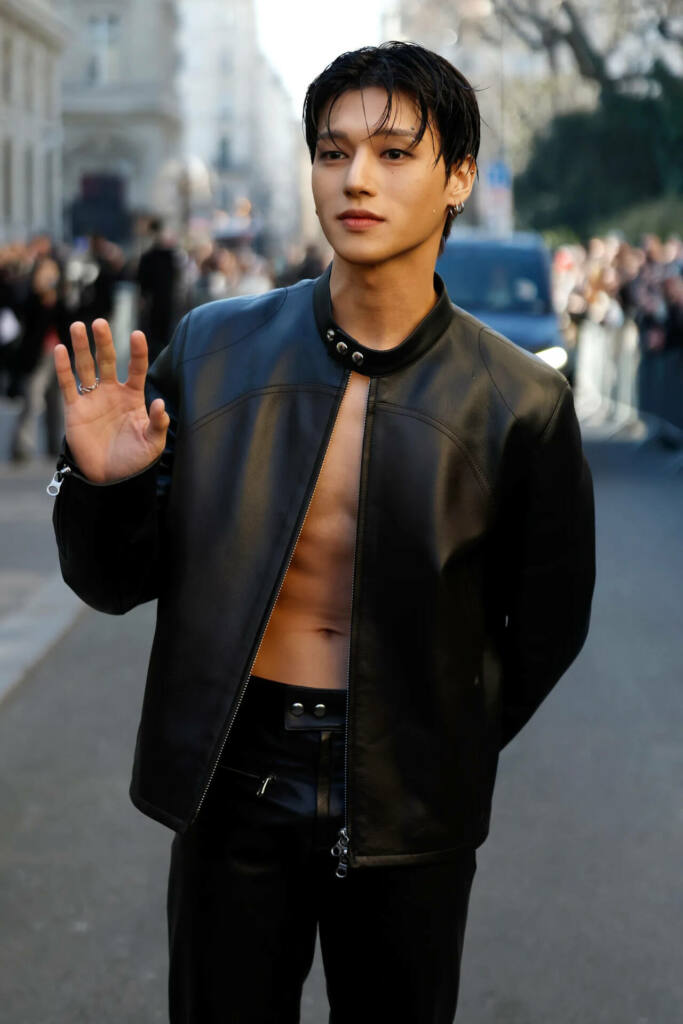 3wooyoung-683x1024 Felix do Stray Kids humilha no ranking de idol mais bem vestido da Paris Fashion Week 2025!