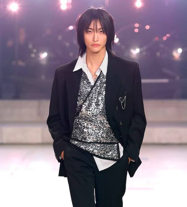 8seonghwa Felix do Stray Kids humilha no ranking de idol mais bem vestido da Paris Fashion Week 2025!